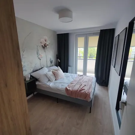 New Macedonska * Krakov